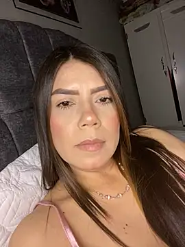 Snapshot of martina_contreras chatting on July 1, 2026, 7:10 am martina contreras online show from July 1, 2026, 7:10 am