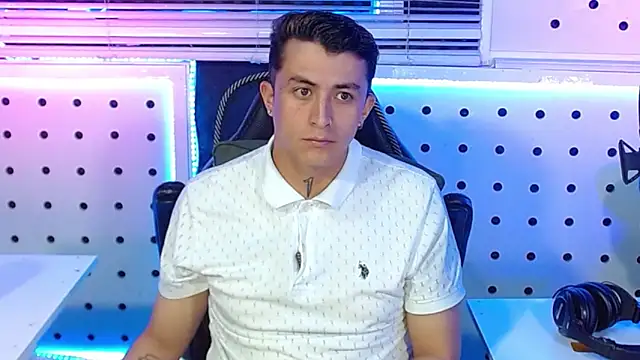 Darko0717 online show from October 27, 2025, 11:41 pm