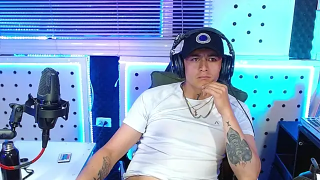 Darko0717 online show from January 9, 2026, 2:36 am