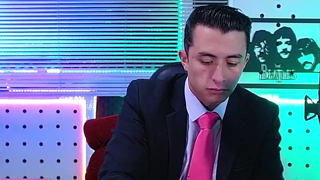 Snapshot of Darko0717 chatting on June 19, 2026, 1:37 pm Darko0717 online show from June 19, 2026, 1:37 pm