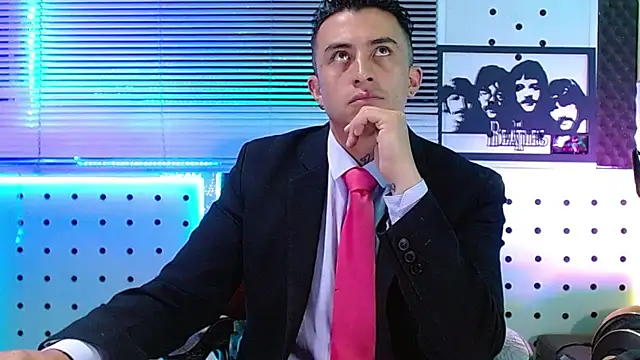 Snapshot of Darko0717 chatting on June 25, 2026, 2:43 pm Darko0717 online show from June 25, 2026, 2:43 pm