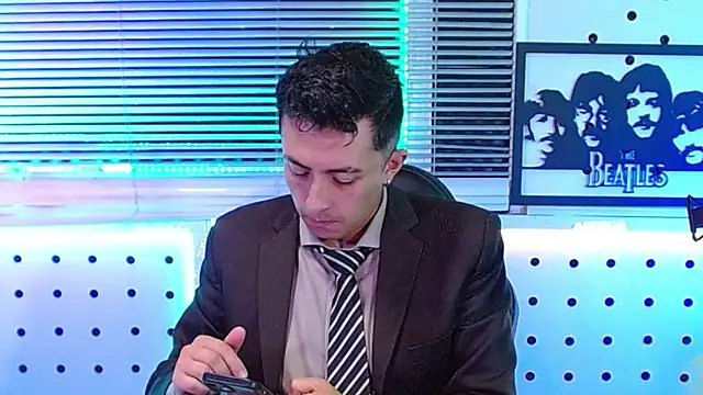 Snapshot of Darko0717 chatting on August 1, 2026, 12:37 pm Darko0717 online show from August 1, 2026, 12:37 pm