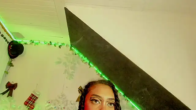 Snapshot of Cata_green chatting on December 13, 2024, 10:34 pm Cata green online show from December 13, 2024, 10:34 pm