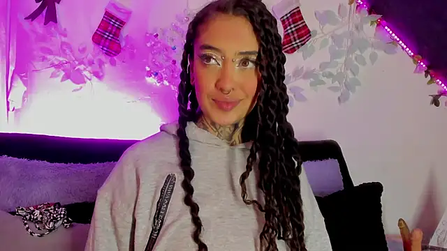 Snapshot of Cata_green chatting on December 18, 2024, 7:19 pm Cata green online show from December 18, 2024, 7:19 pm