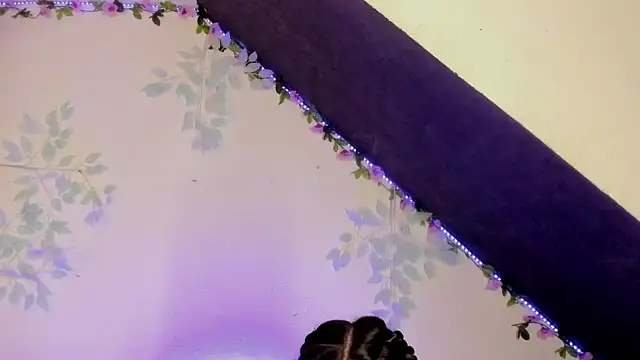 Snapshot of Cata_green chatting on January 13, 2025, 11:49 pm Cata green online show from January 13, 2025, 11:49 pm