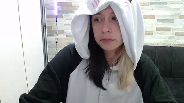 MommyMiaWs online show from September 24, 2025, 1:53 am