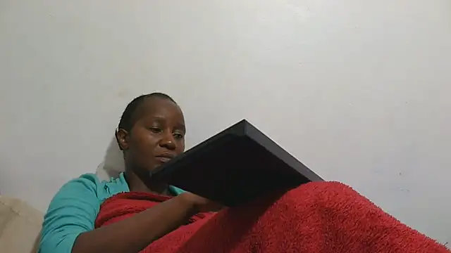 Snapshot of sluttylaura21 chatting on June 12, 2026, 5:34 pm sluttylaura21 online show from June 12, 2026, 5:34 pm
