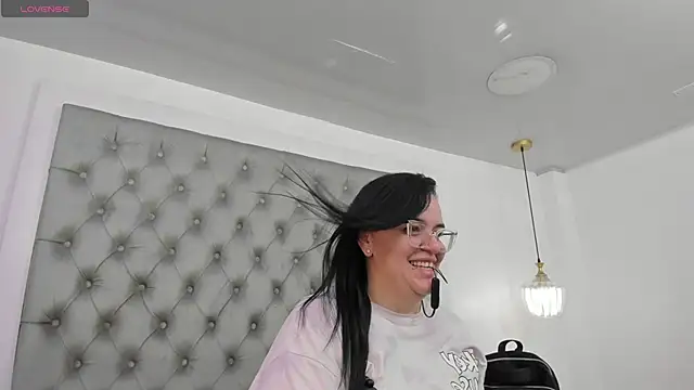 Snapshot of anette_cooper chatting on June 19, 2026, 3:44 am anette cooper online show from June 19, 2026, 3:44 am