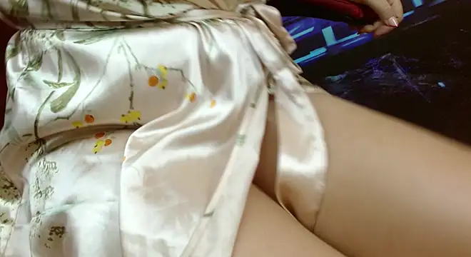 Abril Beltran  online show from February 9, 2025, 6:16 pm