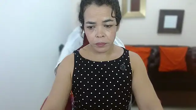 Abril Beltran  online show from September 22, 2025, 7:16 pm