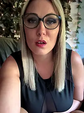 Leanymphoo online show from September 17, 2025, 3:24 pm