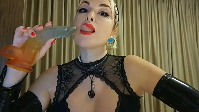 MissKateX online show from June 14, 2026, 9:17 pm