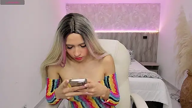 emilly smith 1 online show from January 15, 2025, 3:11 am