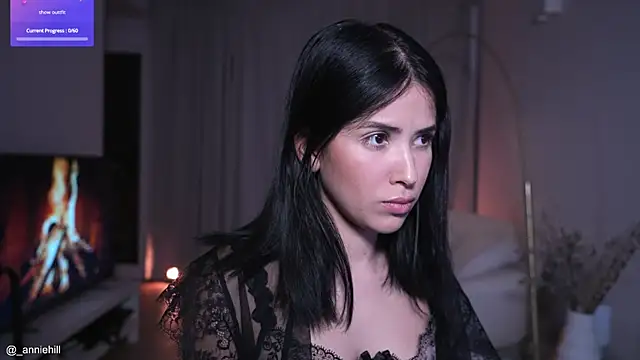 Snapshot of anniehillofficial chatting on October 3, 2025, 9:01 pm anniehillofficial online show from October 3, 2025, 9:01 pm