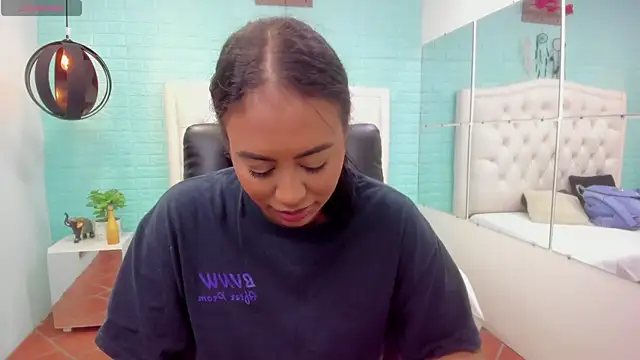 tracycum online show from February 11, 2025, 5:07 pm