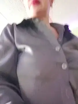 KiraXTender online show from November 23, 2025, 4:56 am