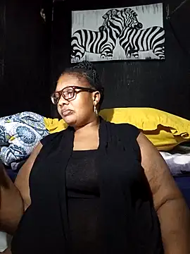 Snapshot of YELLOW_BONE chatting on December 8, 2024, 7:32 pm YELLOW BONE online show from December 8, 2024, 7:32 pm