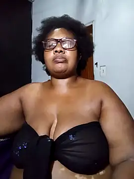 Snapshot of YELLOW_BONE chatting on January 27, 2025, 7:35 pm YELLOW BONE online show from January 27, 2025, 7:35 pm