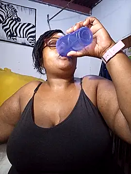 YELLOW BONE online show from February 10, 2026, 8:35 pm