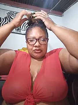 Snapshot of YELLOW_BONE chatting on May 15, 2026, 8:49 pm YELLOW BONE online show from May 15, 2026, 8:49 pm