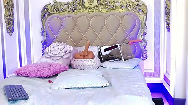 ChanelHarris online show from February 2, 2025, 11:00 pm