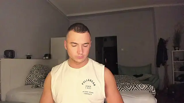 Snapshot of paulblack21 chatting on November 20, 2025, 9:47 pm paulblack21 online show from November 20, 2025, 9:47 pm