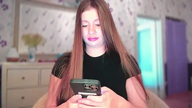 Snapshot of JuicyHelenX chatting on September 23, 2025, 11:24 am JuicyHelenX online show from September 23, 2025, 11:24 am