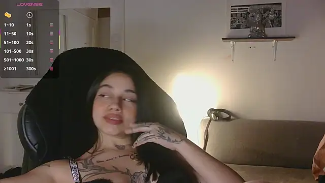 Snapshot of val_bardot chatting on May 7, 2026, 4:40 am val bardot online show from May 7, 2026, 4:40 am