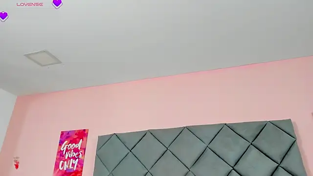 TaylorEvanss online show from November 23, 2025, 11:43 am