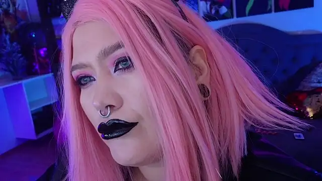 wickedxqueen online show from December 15, 2024, 4:18 am