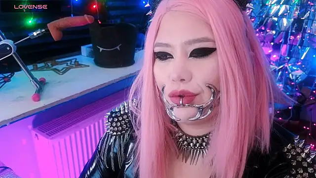 wickedxqueen online show from February 8, 2025, 5:29 am