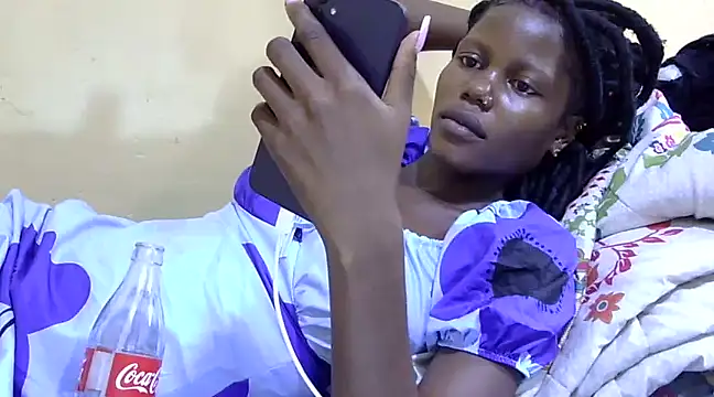 Snapshot of Slender-simple1 chatting on February 23, 2025, 12:05 pm Slender-simple1 online show from February 23, 2025, 12:05 pm