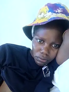 Snapshot of Slender-simple1 chatting on December 16, 2025, 4:34 pm Slender-simple1 online show from December 16, 2025, 4:34 pm