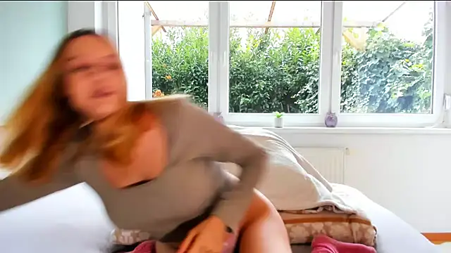 Snapshot of LaurenSommer chatting on November 20, 2025, 8:25 am LaurenSommer online show from November 20, 2025, 8:25 am