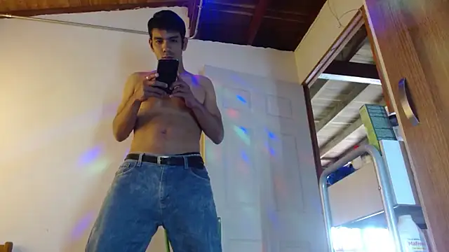 JohanyLatino online show from June 14, 2026, 3:36 pm