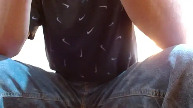 JohanyLatino online show from June 15, 2026, 9:17 pm