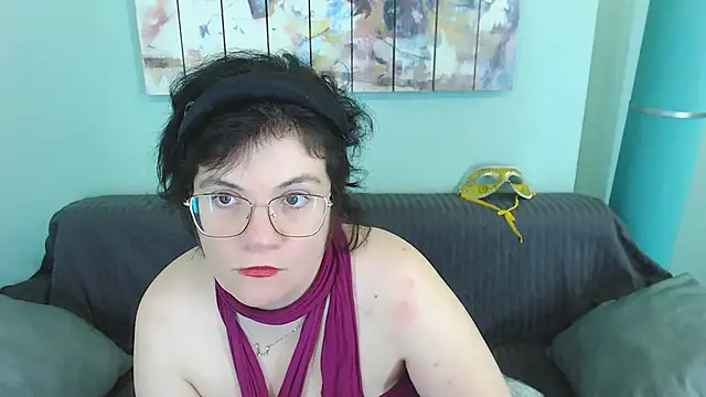 EverlyRays online show from February 13, 2025, 1:26 pm