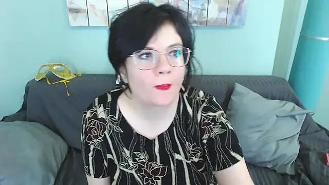 EverlyRays online show from March 7, 2025, 2:23 pm