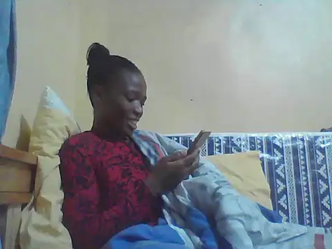 Smillie prety online show from April 24, 2026, 3:53 am