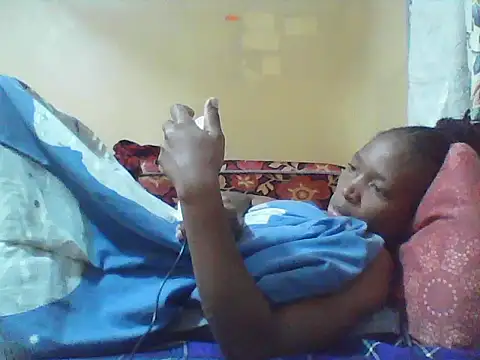 Snapshot of Smillie_prety chatting on June 12, 2026, 4:00 am Smillie prety online show from June 12, 2026, 4:00 am