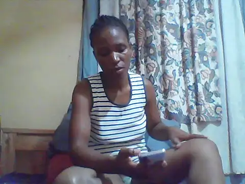 Snapshot of Smillie_prety chatting on July 8, 2026, 5:28 pm Smillie prety online show from July 8, 2026, 5:28 pm
