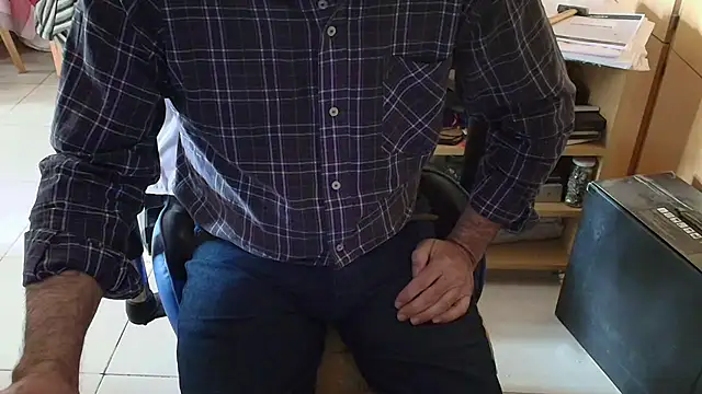 Snapshot of angelgarcia269 chatting on October 29, 2025, 11:34 am angelgarcia269 online show from October 29, 2025, 11:34 am