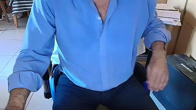 Snapshot of angelgarcia269 chatting on October 31, 2025, 8:43 pm angelgarcia269 online show from October 31, 2025, 8:43 pm