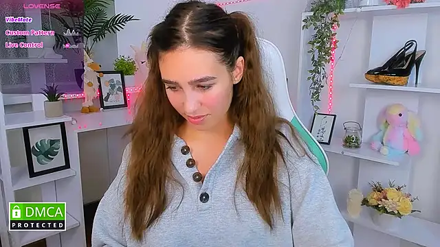  Eliizabeth  online show from October 21, 2025, 9:59 pm