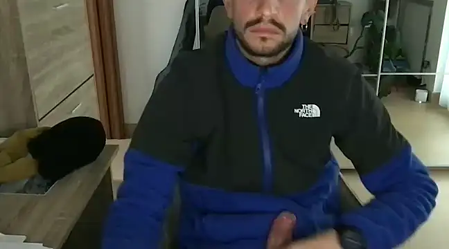 Snapshot of lupopiemontese chatting on January 27, 2025, 2:57 pm lupopiemontese online show from January 27, 2025, 2:57 pm