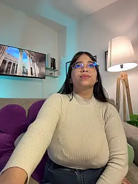 tati reyess online show from April 24, 2026, 12:18 pm