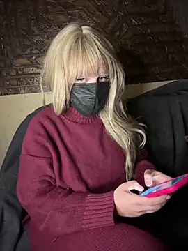 Snapshot of Mayoosh6 chatting on February 8, 2025, 5:08 am Mayoosh6 online show from February 8, 2025, 5:08 am