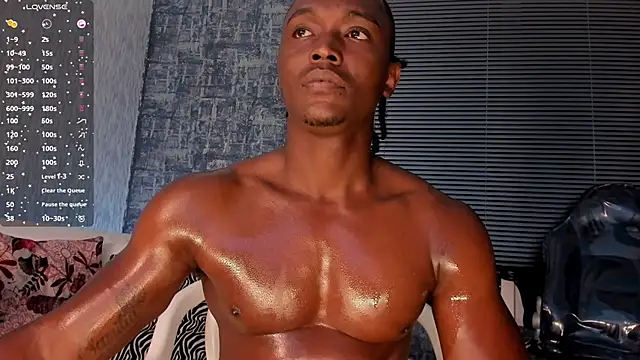 Snapshot of DannSmmith chatting on December 19, 2025, 9:05 am DannSmmith online show from December 19, 2025, 9:05 am