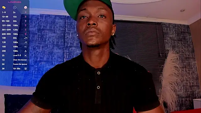 Snapshot of DannSmmith chatting on February 12, 2026, 5:13 am DannSmmith online show from February 12, 2026, 5:13 am