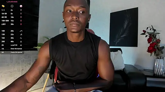 Snapshot of DannSmmith chatting on February 24, 2026, 4:32 am DannSmmith online show from February 24, 2026, 4:32 am